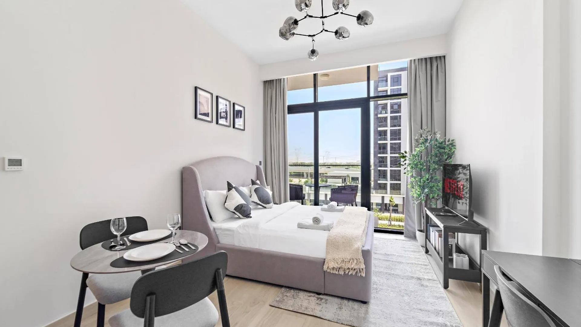 Vayk - Chic Studio In A Prime Meydan Location Dubai