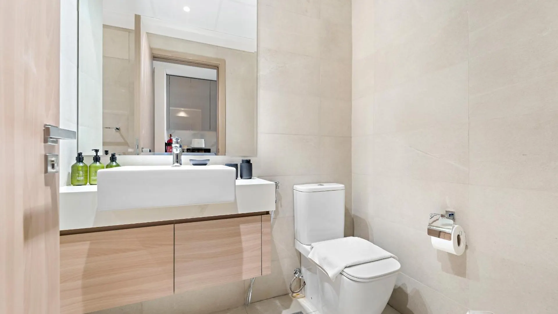 Vayk - Chic Studio In A Prime Meydan Location Dubai
